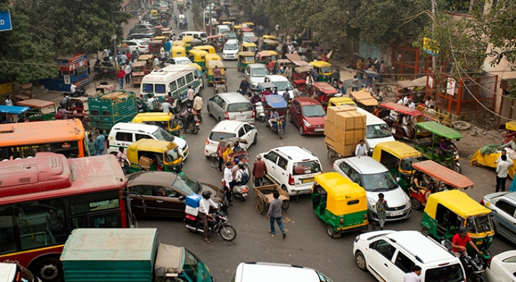 Indien Delhi Verkehrschaos Foto iStock Travel Wild